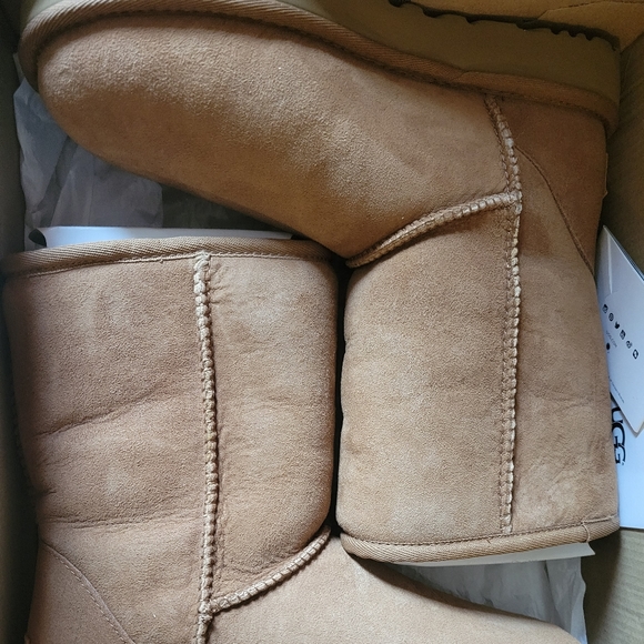 UGGs Tan Boots ! - Picture 4 of 8